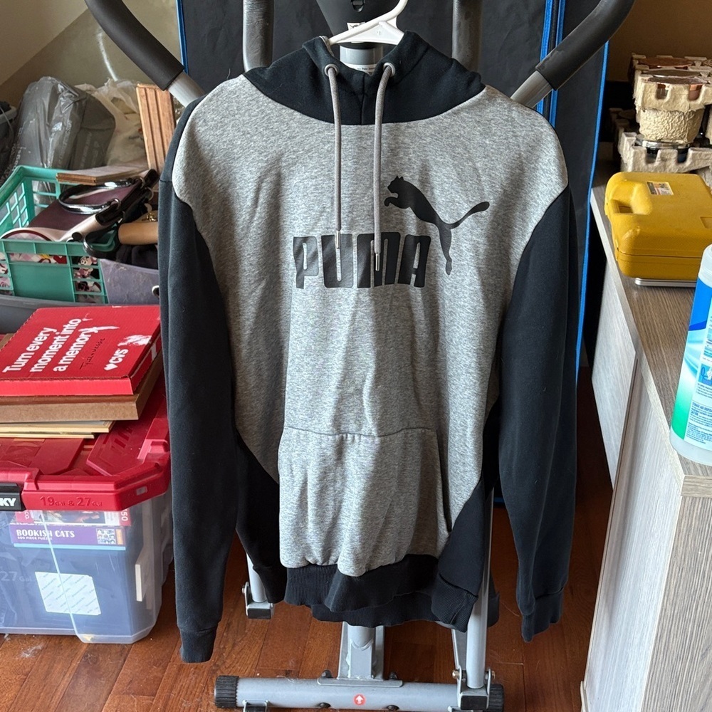 Puma Men’s Essentials Logo Hoodie – Gray / Black – Size L